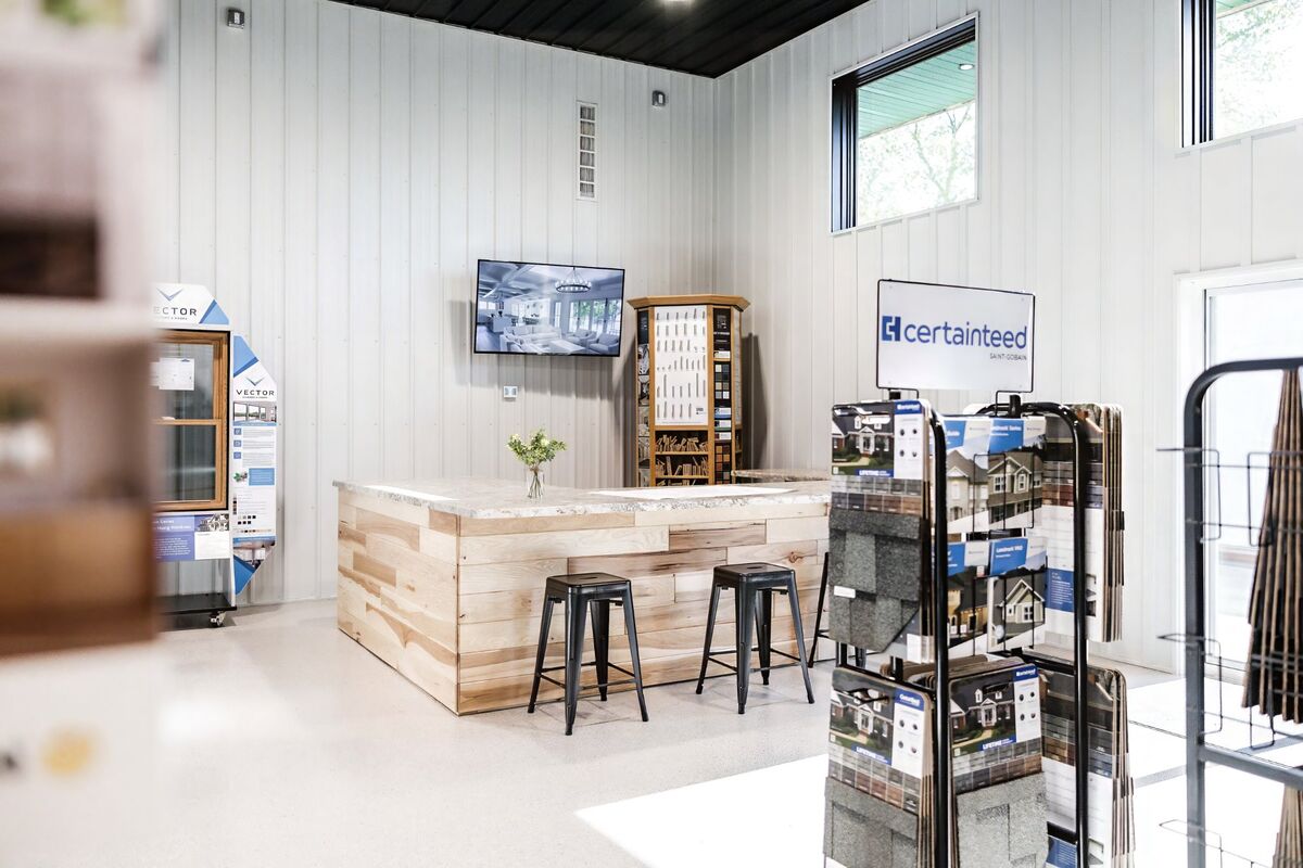 Lakeside Lumber showroom — Marvin and Vector window displays